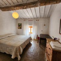 Room 6C is a single en suite. It has a double bed, private bathroom and it has a view onto the Piazetta as well.